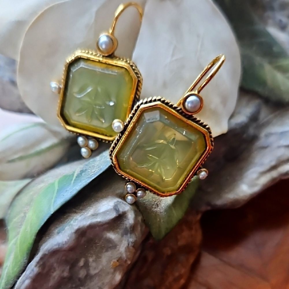 NWOT Gold and Green Earrings with faux pearls